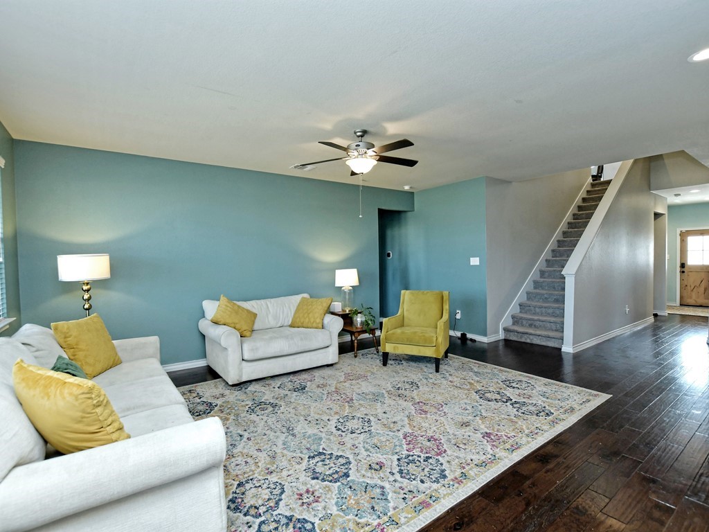 004_livingfoyer.jpg