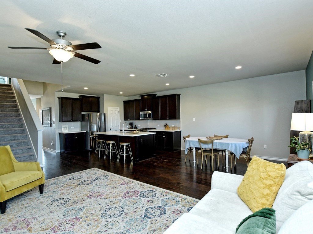 007_livingdiningkitchen.jpg