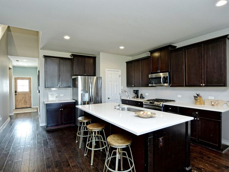 009_kitchenfront-entrance.jpg