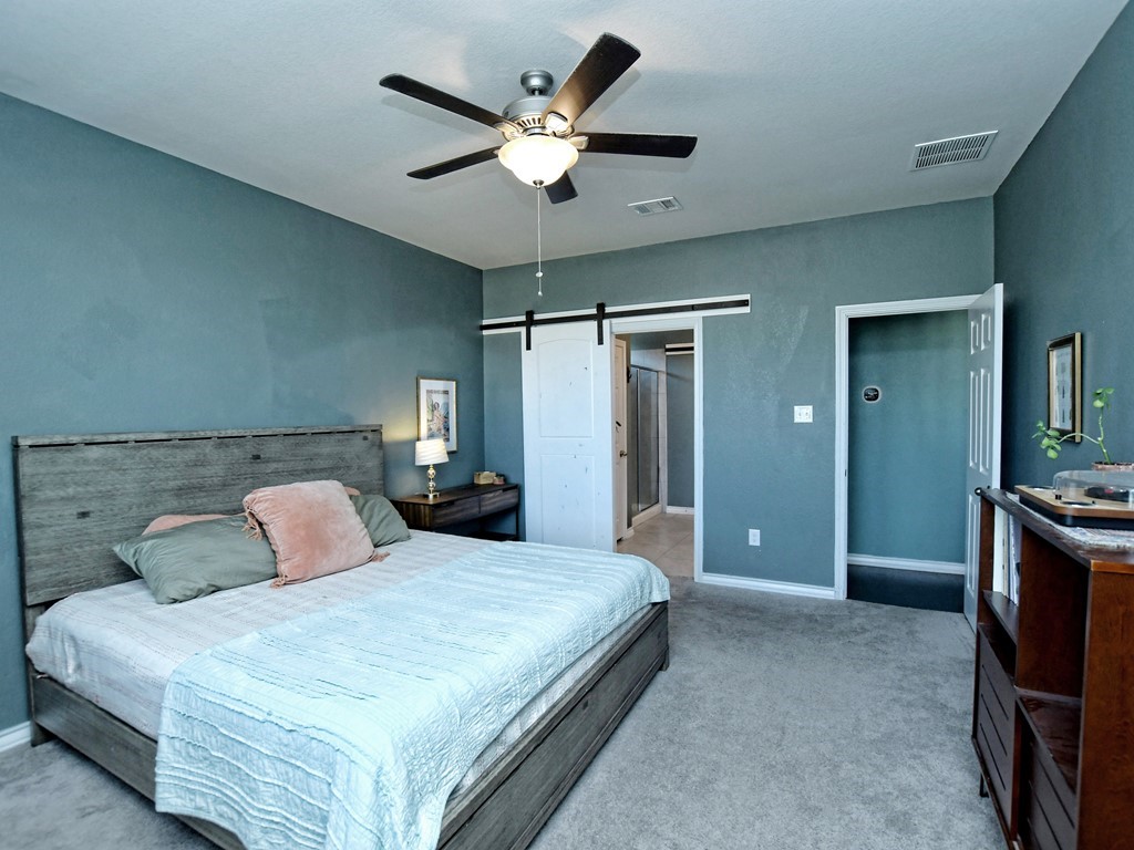 013_primary-bedroombathroom.jpg