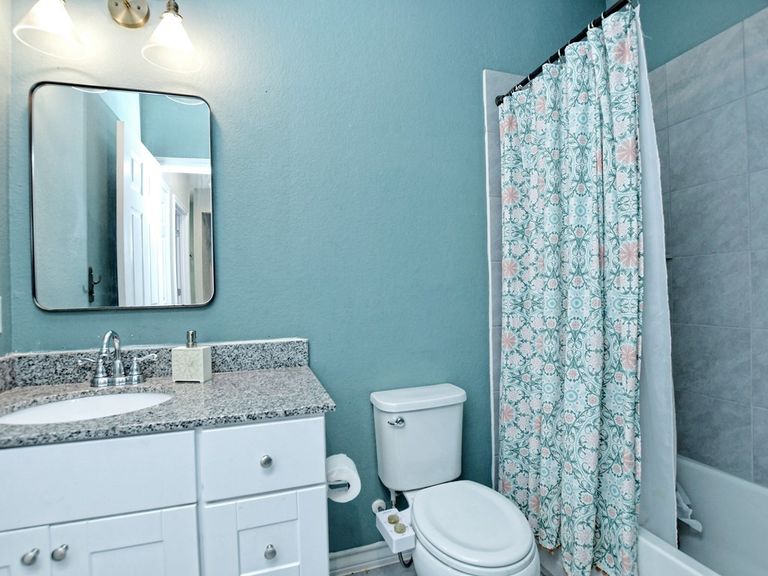 017_downstairs-full-hallway-bathroom.jpg