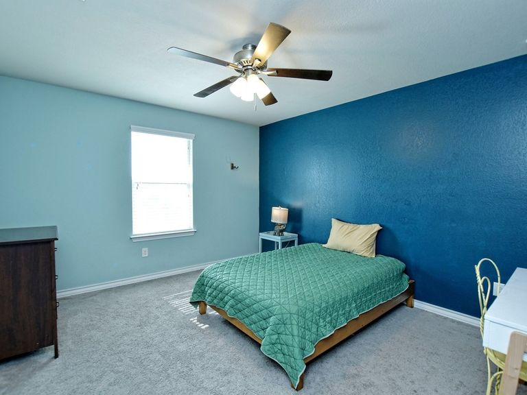 021_upstairs-front-bedroom.jpg