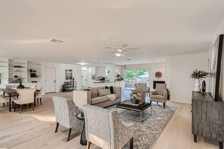 06-living-room.jpg