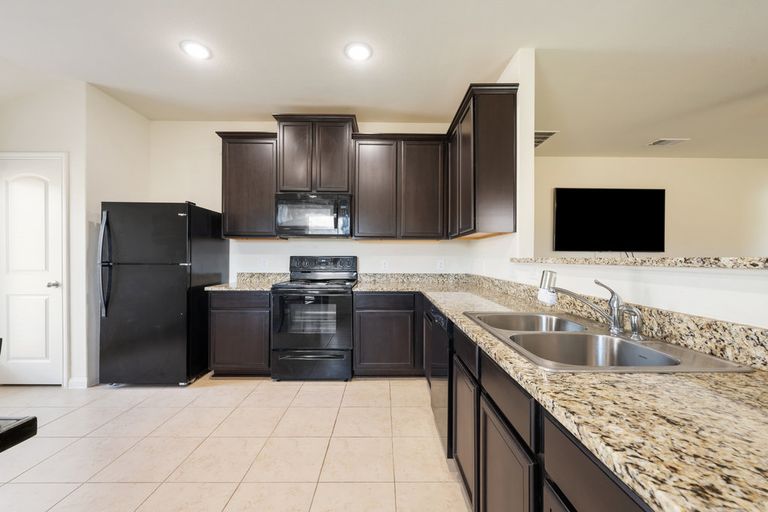 0f3a03e3-13320-harry-s-truman-drive_dsp_13.jpg