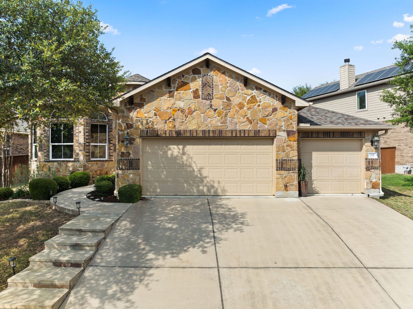 1-web-or-mls-215-choke-canyon-ln-41.jpg