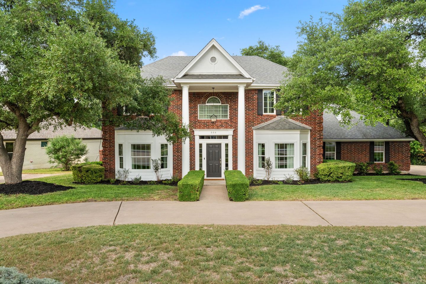 1-web-or-mls-558-peterson-ln-30.jpg