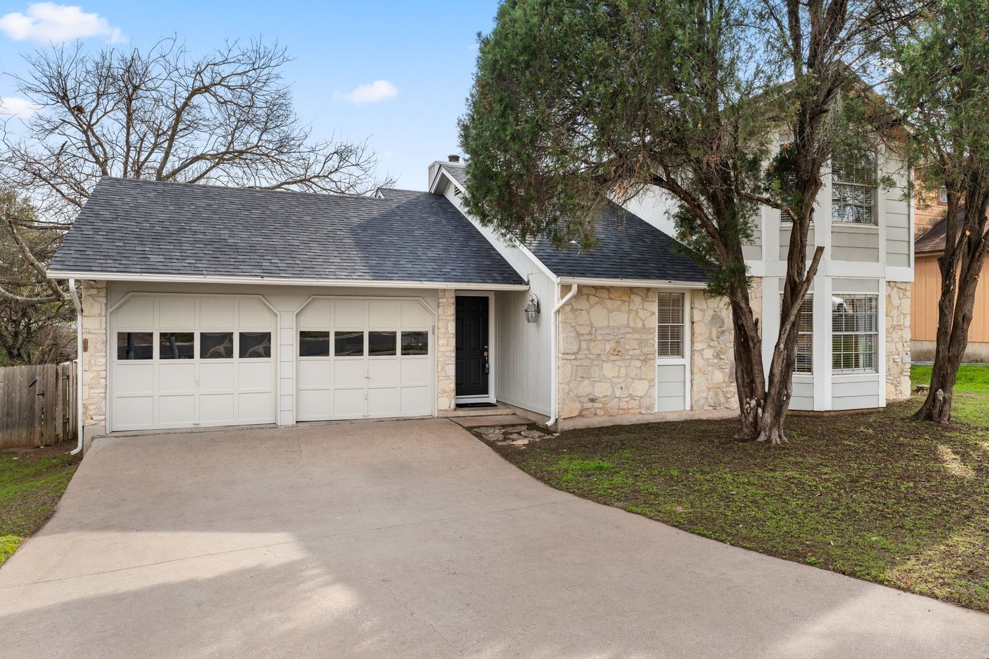 1-web-or-mls-8409-spring-valley-dr-2.jpg