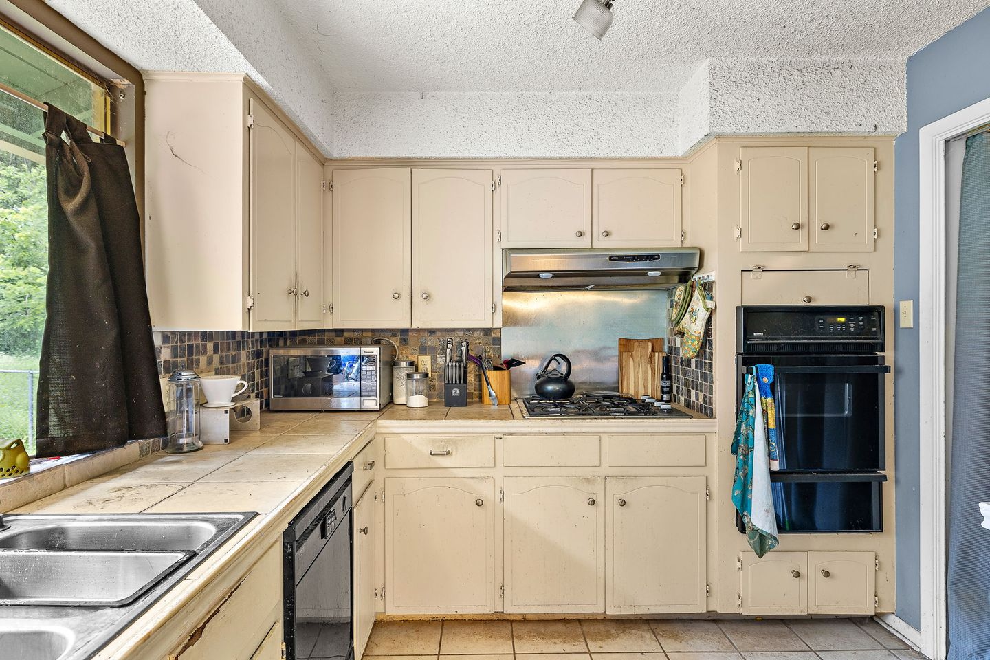 10-web-or-mls-11604-oak-trail-kcp-042924---69-1720978353.jpg
