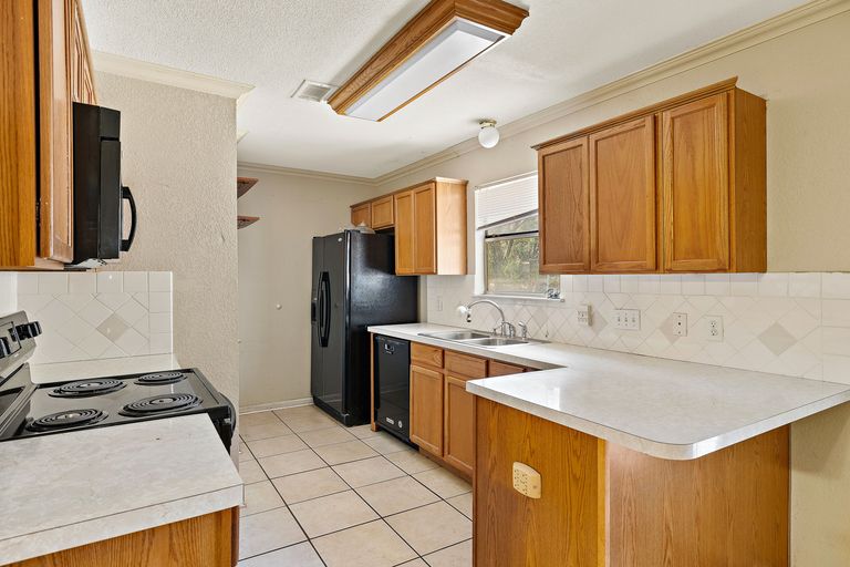 10-web-or-mls-1209-doris-ln-kcp-092524---61.jpg