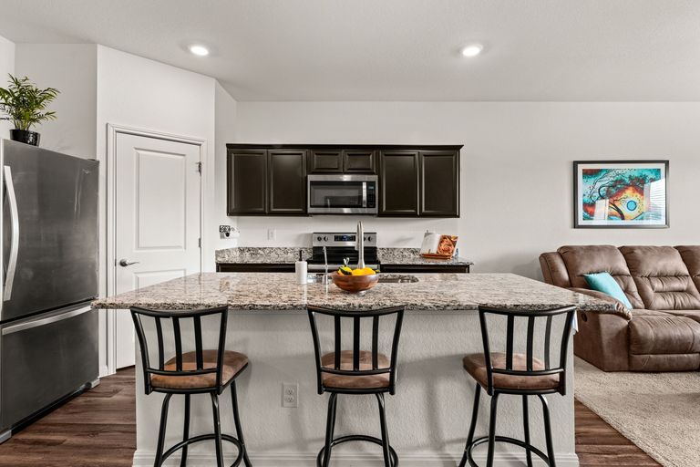 10-web-or-mls-12701-samuel-adams-dr-14.jpg