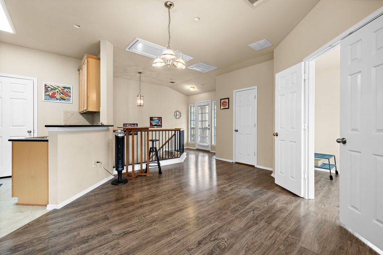 10-web-or-mls-1310-w-parmer-ln,-2401-kcp-052324---82.jpg
