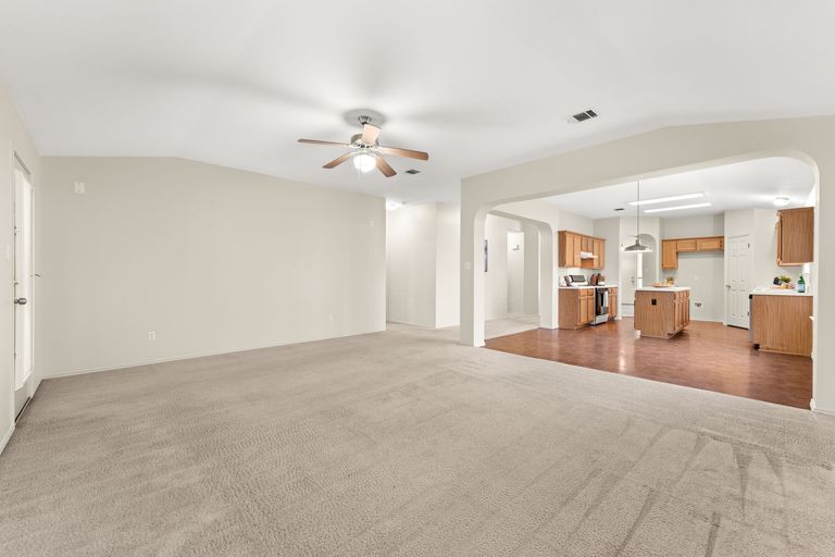 10-web-or-mls-1501-santana-st-(10-of-27).jpg