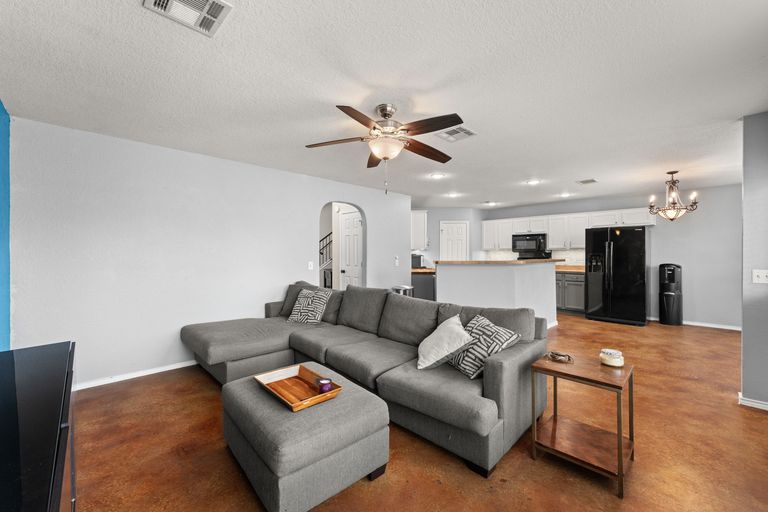10-web-or-mls-15216-parrish-ln-7.jpg