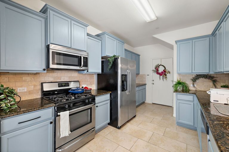 10-web-or-mls-1620-bryant-dr-303-kcp-062625---86.jpg
