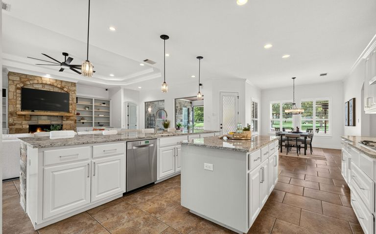 10-web-or-mls-201-canyon-vista-ln-(22-of-29).jpg