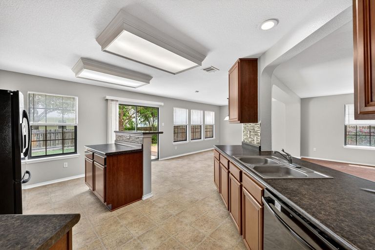 10-web-or-mls-204-lauren-loop-(10-of-27).jpg