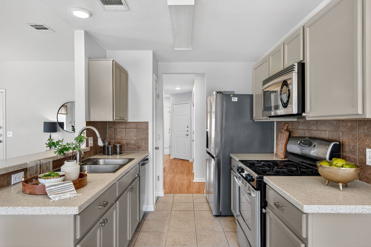 10-web-or-mls-2210-john-tee-dr-(8-of-30)-1771454065.jpg