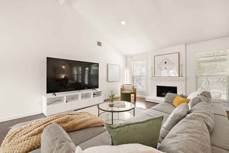 10-web-or-mls-2709-jorwoods-dr-kcp-070825---93.jpg