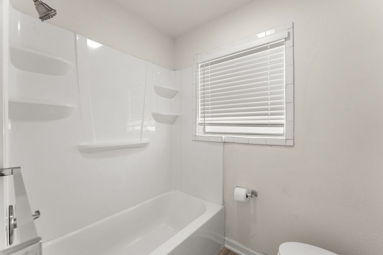 10-web-or-mls-308-highland-estates-dr-22.jpg