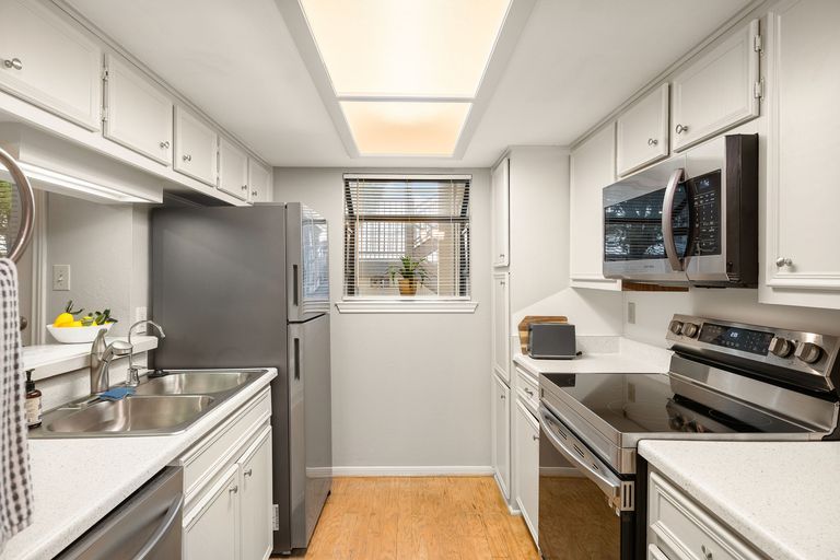 10-web-or-mls-3840-far-w-blvd-221-kcp-032725---87.jpg
