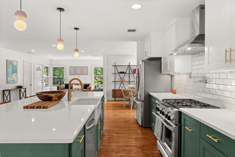10-web-or-mls-4903-shoal-creek-blvd-(12-of-38).jpg