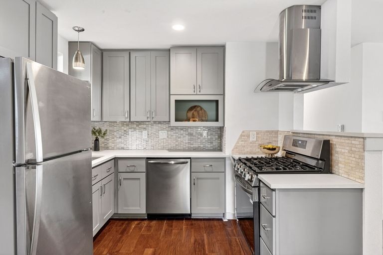 10-web-or-mls-6215-peggy-st-(10-of-26).jpg