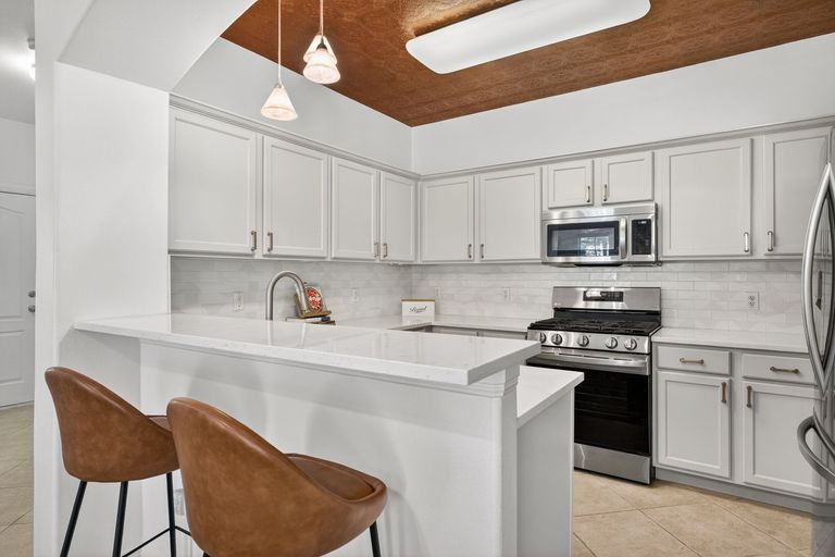 10-web-or-mls-6801-beckett-rd-114r-(16-of-28).jpg