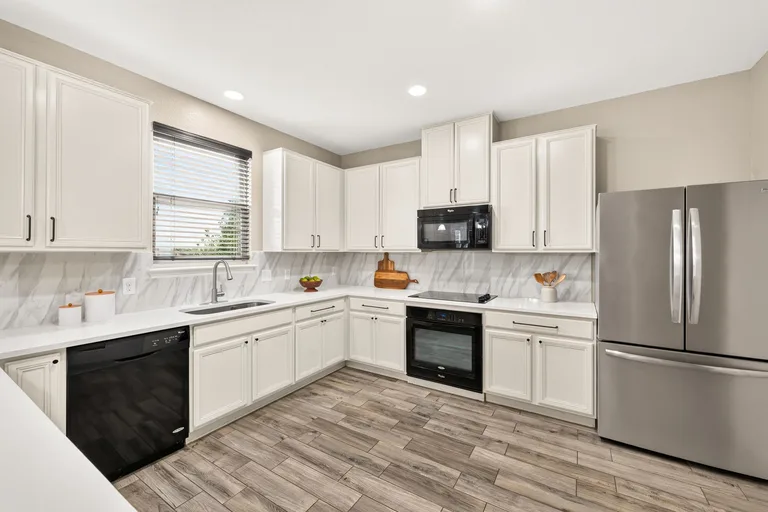 6916 Sunderland Trl, photo 40