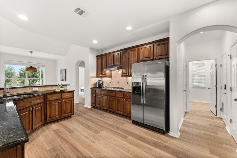 10-web-or-mls-7908-via-verde-dr-(7-of-18).jpg