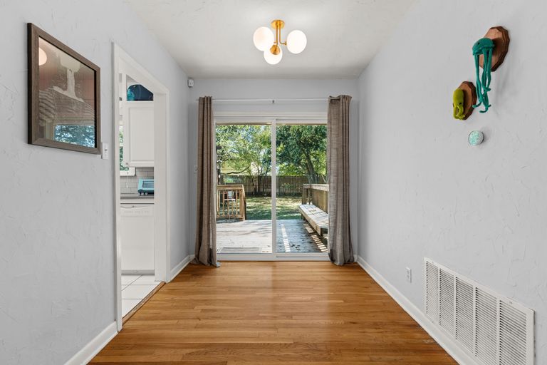 10-web-or-mls-7909-tisdale-dr-9.jpg