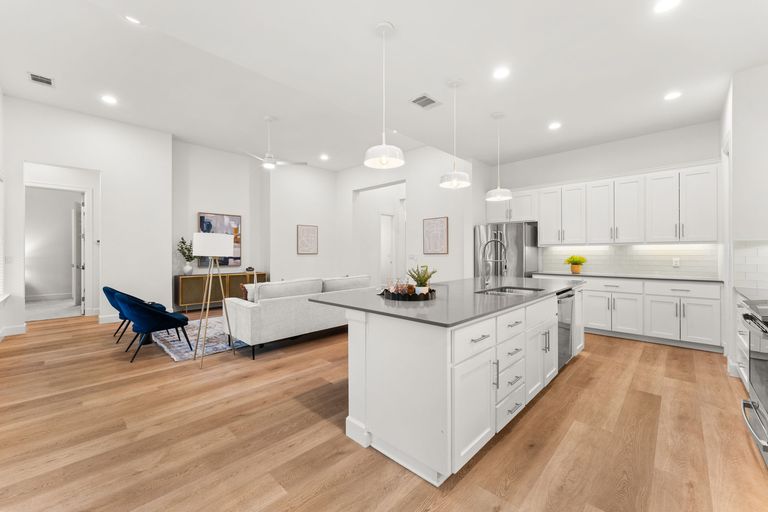 10-web-or-mls-900-lipan-trail-17.jpg