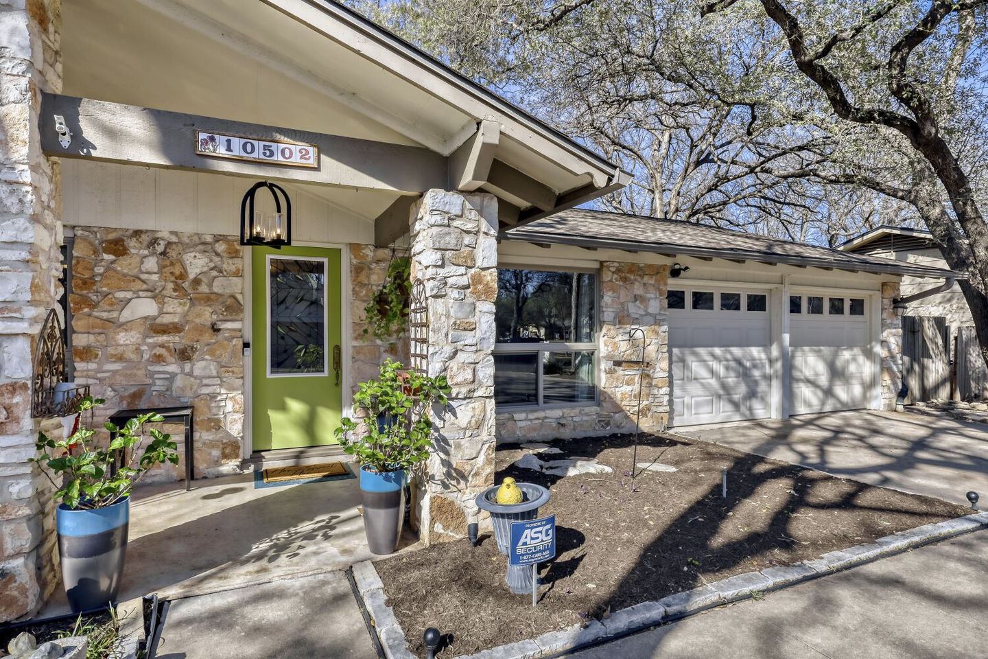 10502-timbercrest-ln---web-quality---003---03-exterior-front.jpg