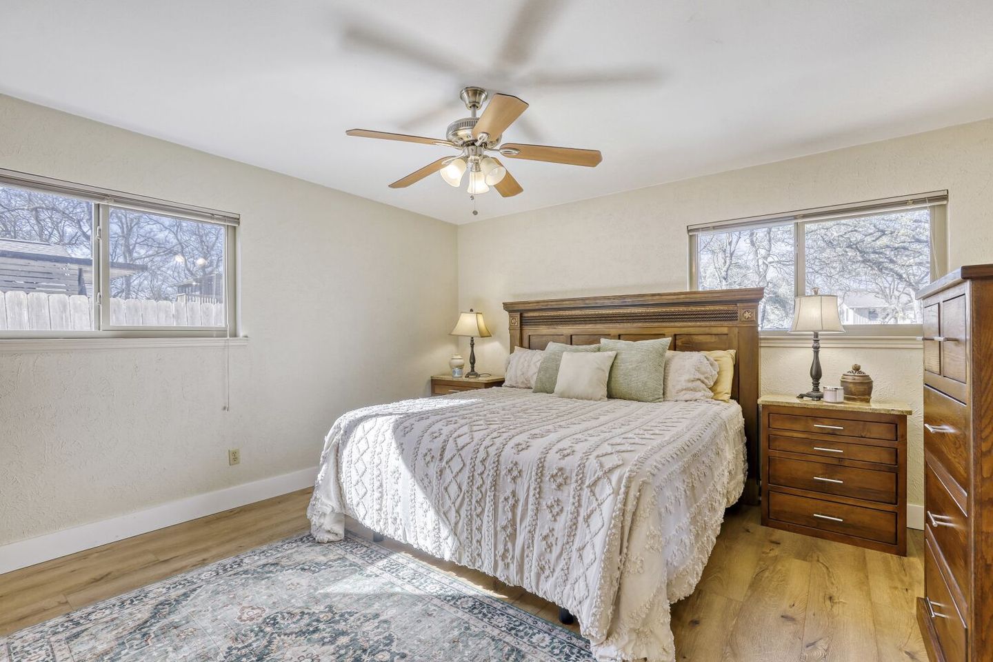 10502-timbercrest-ln---web-quality---015---15-primary-bedroom.jpg