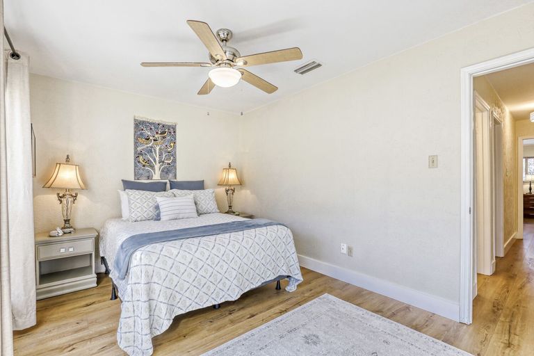 10502-timbercrest-ln---web-quality---020---20-bedroom.jpg