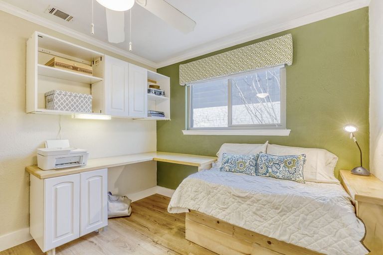 10502-timbercrest-ln---web-quality---022---22-bedroom.jpg