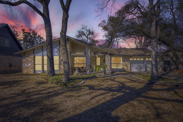 10502-timbercrest-ln---web-quality---029---29-exterior-front.jpg