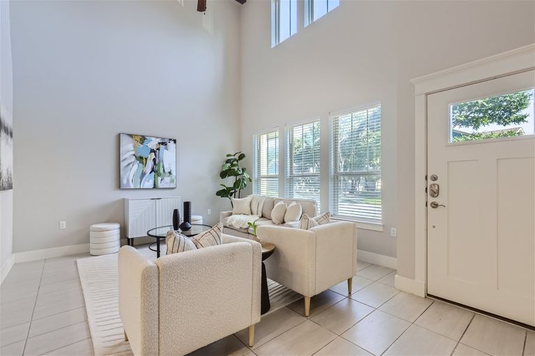 10608-wills-lp--24---web-quality---003---04-living-room.jpg
