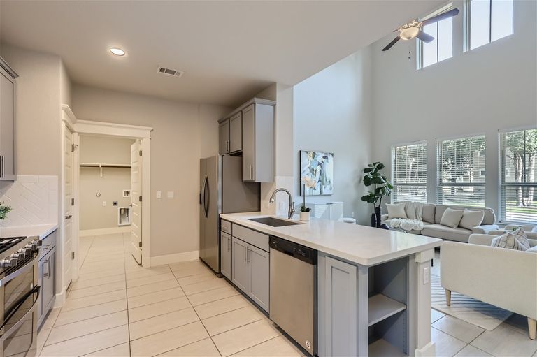 10608-wills-lp--24---web-quality---007---08-kitchen.jpg