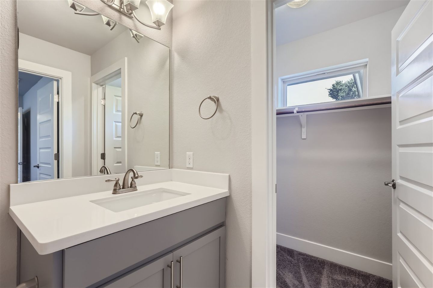10608-wills-lp--24---web-quality---020---22-2nd-floor-bathroom.jpg