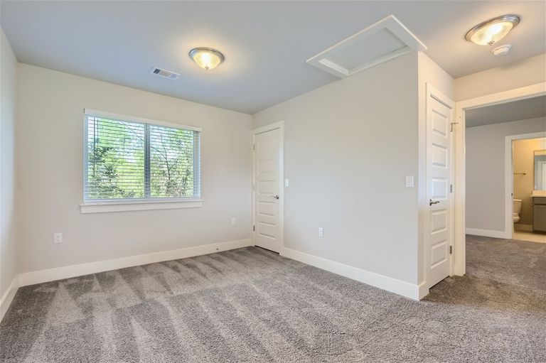 10608-wills-lp--24---web-quality---021---23-2nd-floor-family-room.jpg