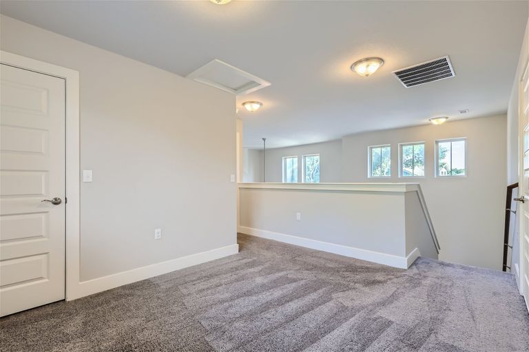 10608-wills-lp--24---web-quality---022---24-2nd-floor-family-room.jpg