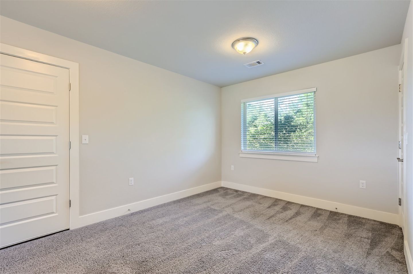 10608-wills-lp--24---web-quality---023---25-2nd-floor-family-room.jpg
