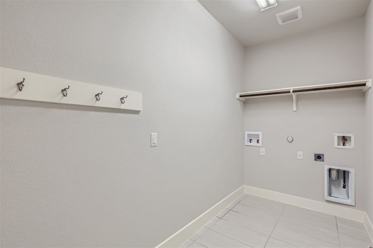 10608-wills-lp--24---web-quality---024---26-laundry-room.jpg
