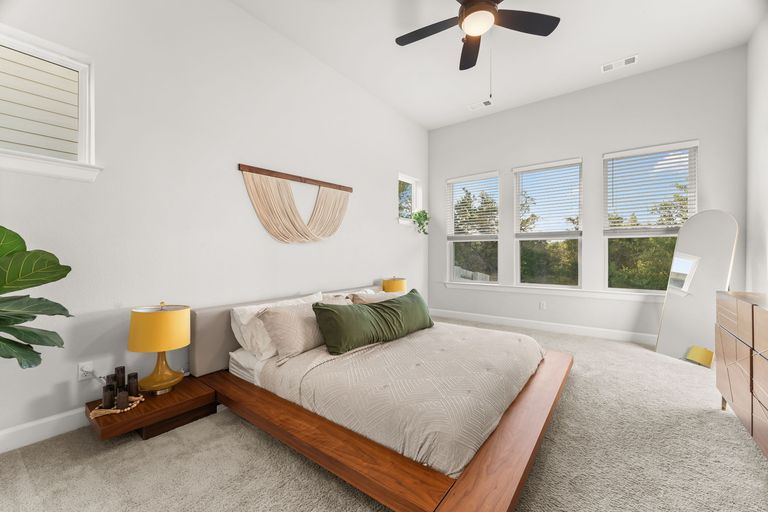 11-web-or-mls-1036-hazy-hills-loop-(22-of-35).jpg