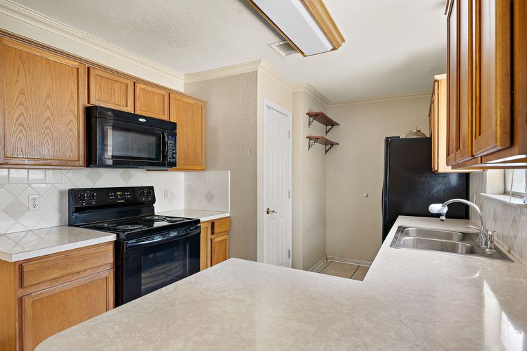 11-web-or-mls-1209-doris-ln-kcp-092524---66.jpg