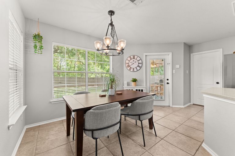 11-web-or-mls-1505-balsam-way-8-1745433766.jpg