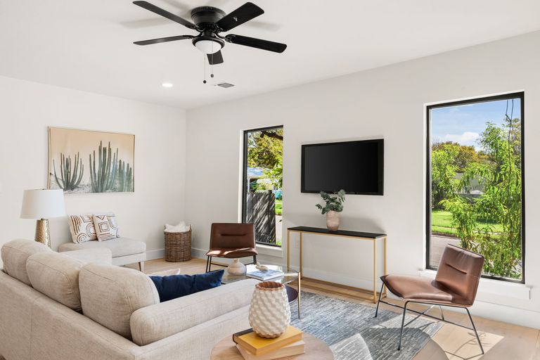 11-web-or-mls-1604-cedar-ave-(5-of-25).jpg