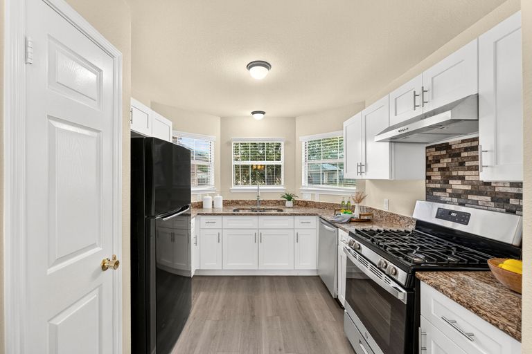 11-web-or-mls-1604-southwestern-trail-(13-of-25).jpg