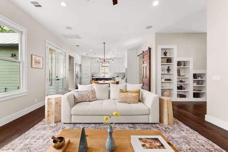 11-web-or-mls-1710-payne-ave-11.jpg