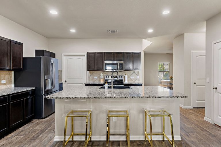 11-web-or-mls-201-garcitas-creek-ln-kcp-051326---152.jpg
